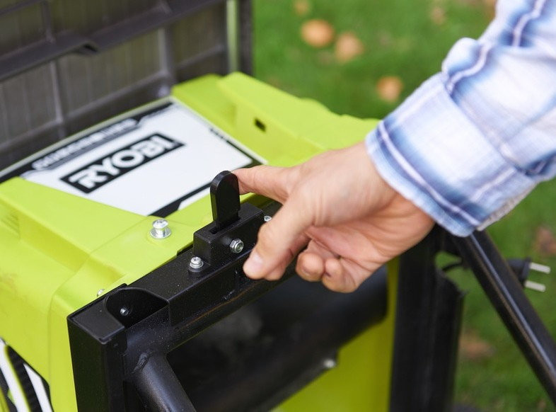 Дисковая пила Ryobi RTS1800-G