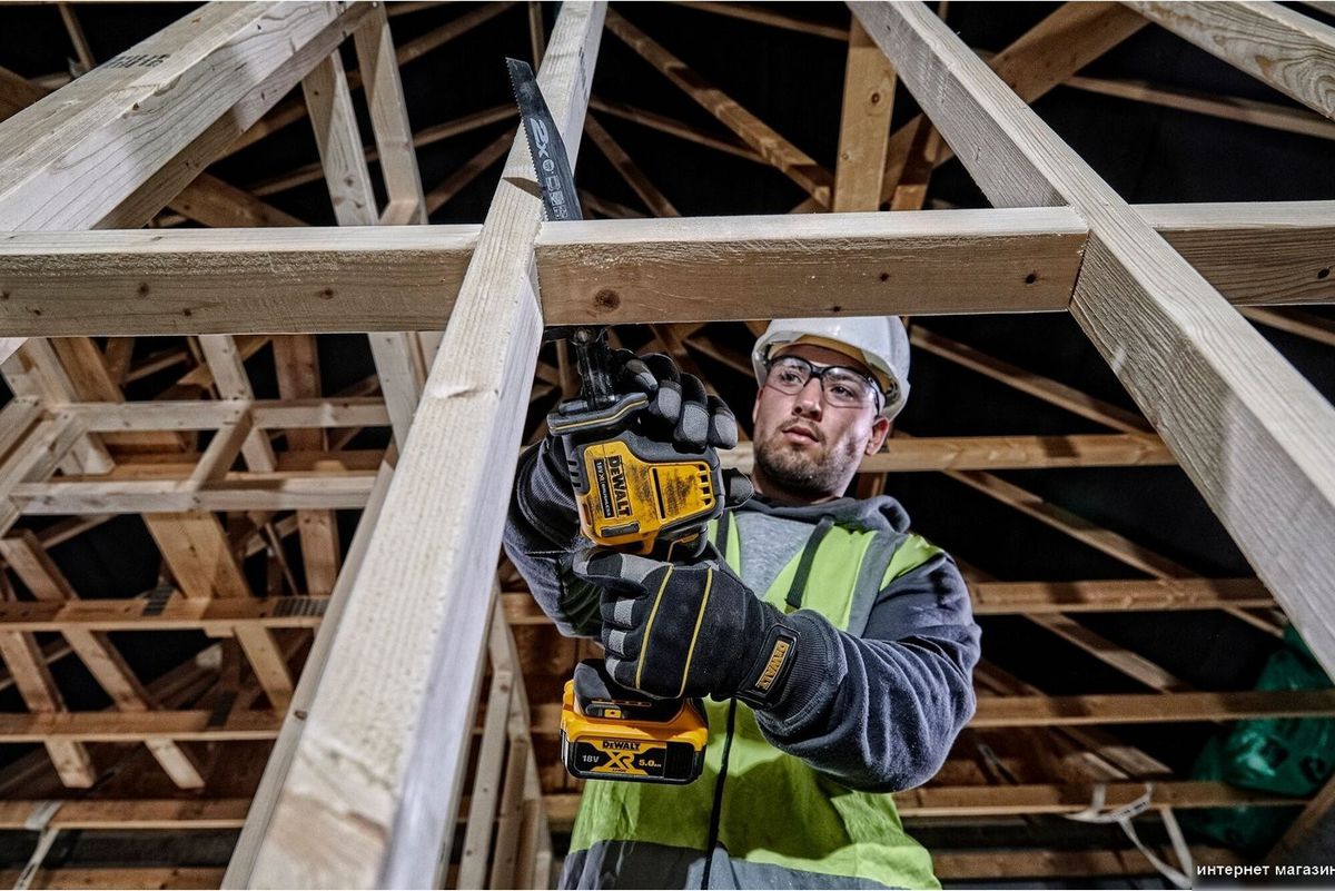 Сабельная пила DeWalt DCS369NT (без АКБ, кейс)