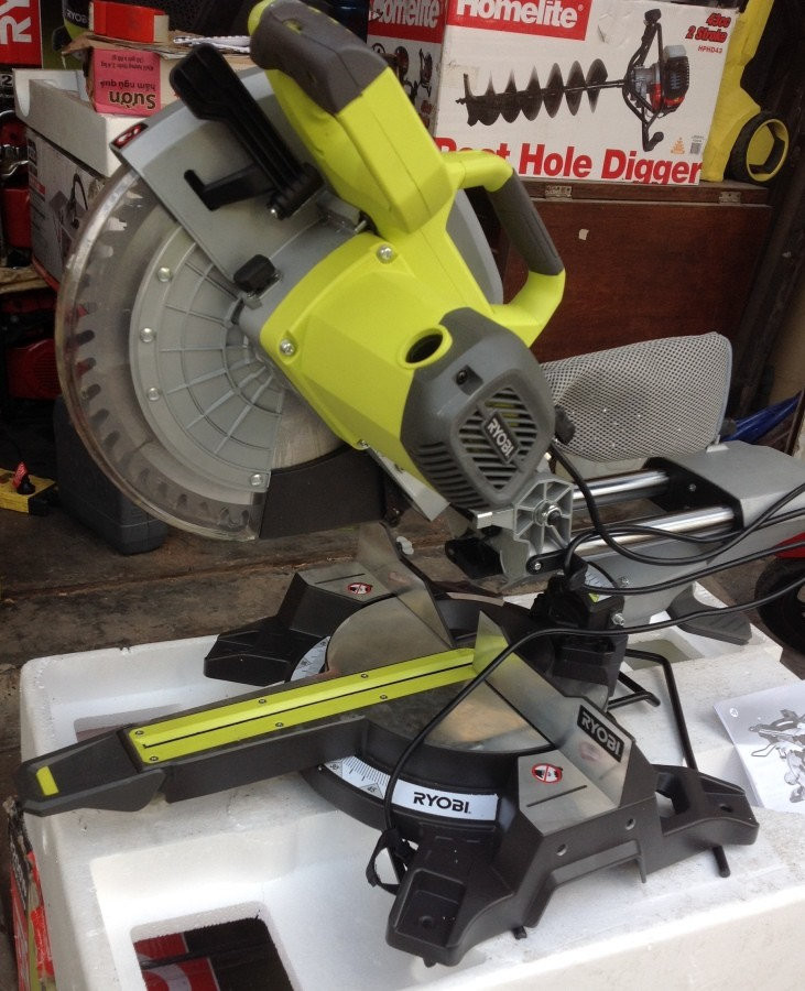 Торцовочная пила Ryobi EMS305RG