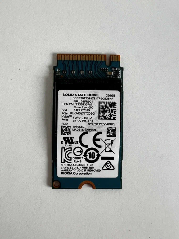 SSD накопитель Kioxia 256GB KBG40ZNT256G (уценка)