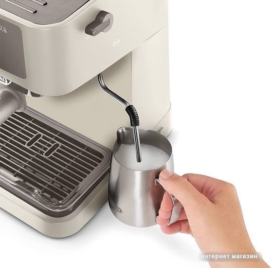 Рожковая помповая кофеварка DeLonghi Stilosa EC235.CR