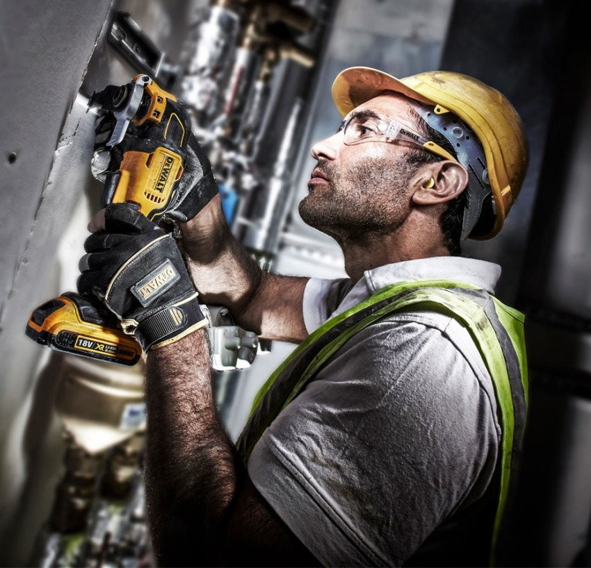 Мультифункциональная шлифмашина DeWalt DCS355N