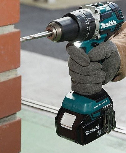 Дрель-шуруповерт Makita DHP484Z
