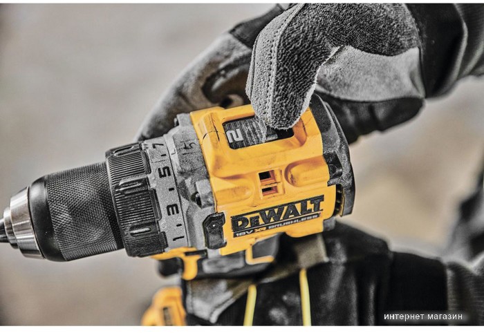 Дрель-шуруповерт DeWalt DCD800NT (без АКБ, кейс)