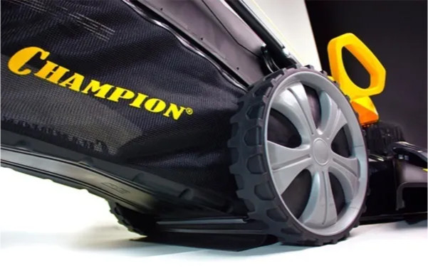 Колёсная газонокосилка Champion LM5345
