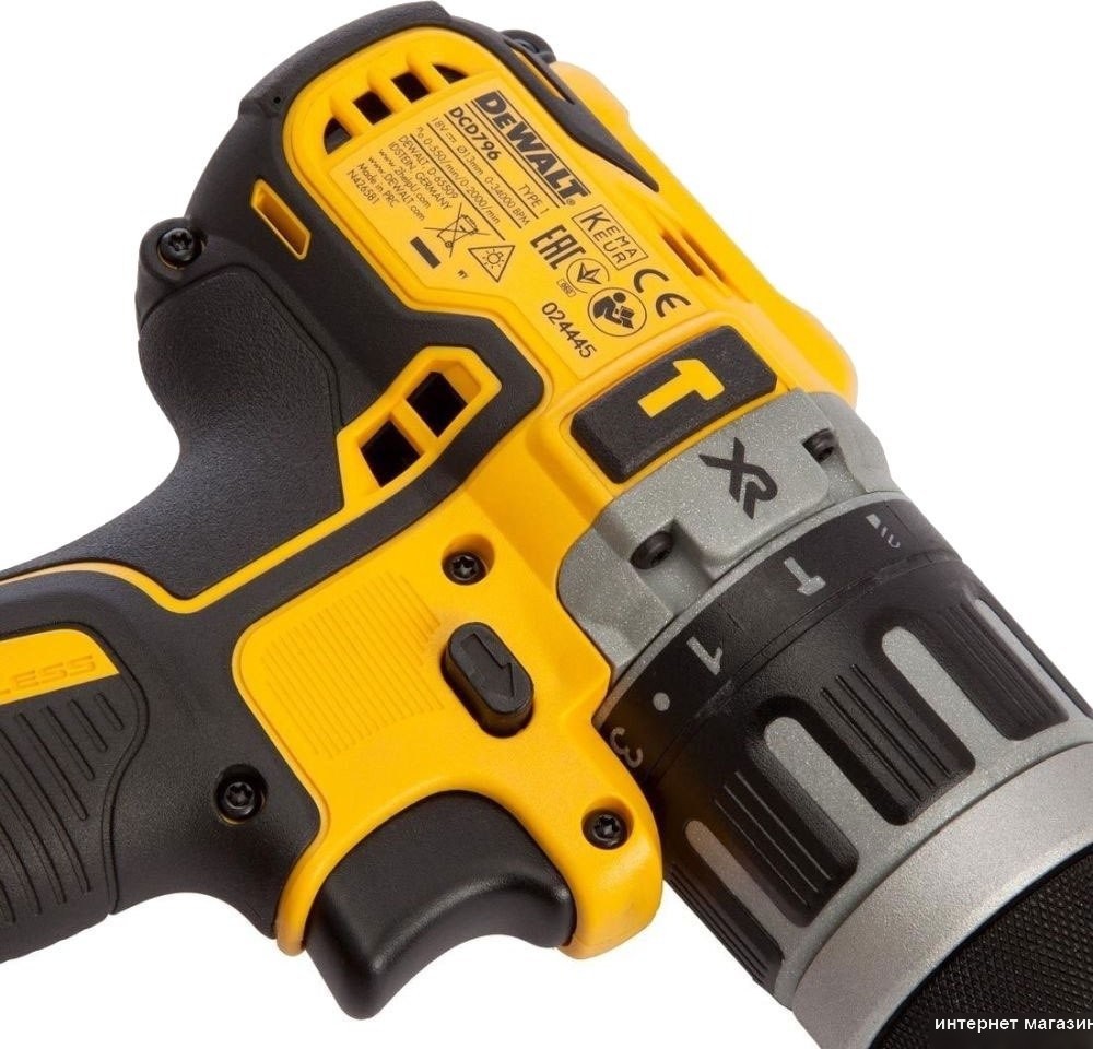 Дрель-шуруповерт DeWalt DCD796P1 (с 1-м АКБ, кейс)