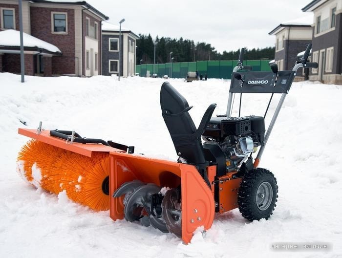 Навесное оборудование для садовой техники Daewoo Power DASC 560T