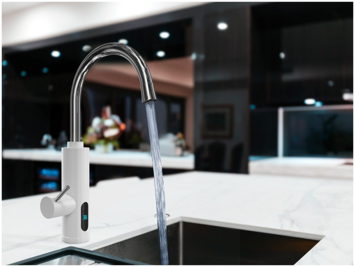 Проточный электрический водонагреватель-кран Electrolux Taptronic (белый)