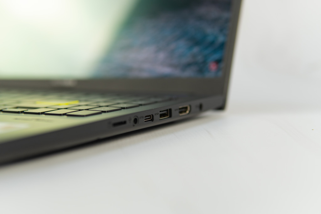 Обзор на ноутбук ASUS VivoBook 15 OLED